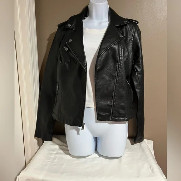 NWT Women's Black faux Leather Jacket - Picture 6 of 11